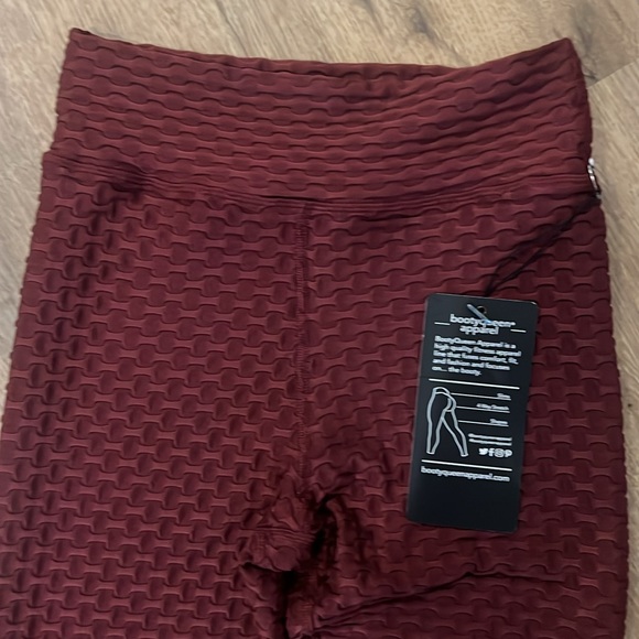 NWT BootyQueen Maroon Scrunch Leggings - Picture 2 of 4
